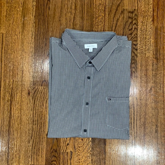 Calvin Klein Button Down Shirt. - Picture 2 of 5
